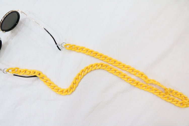 Yellow glasses chain