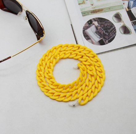 Yellow glasses chain