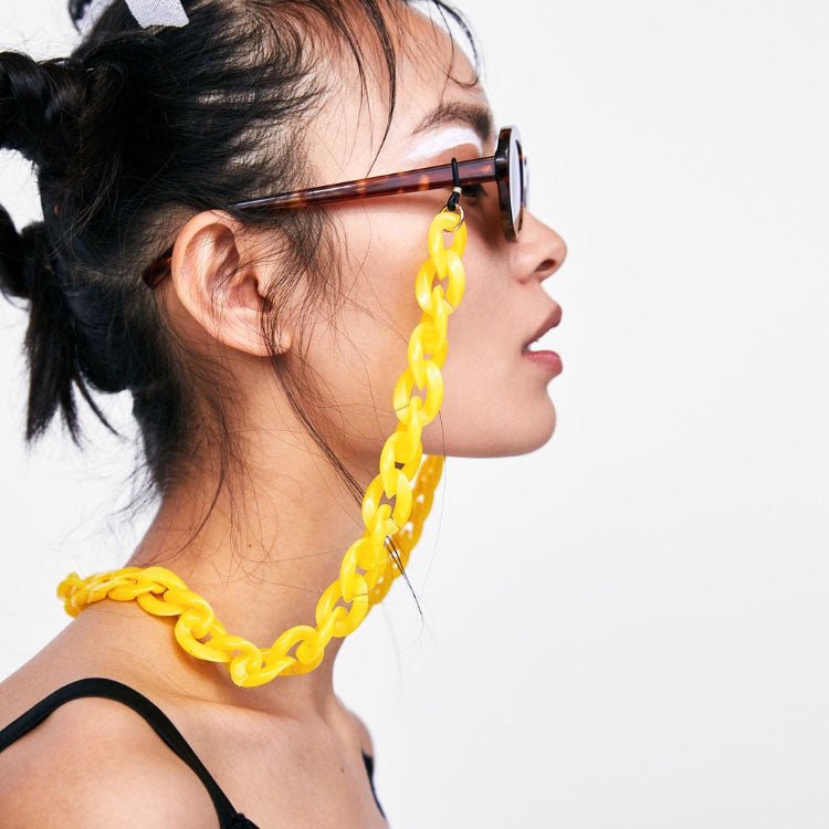 Yellow glasses chain